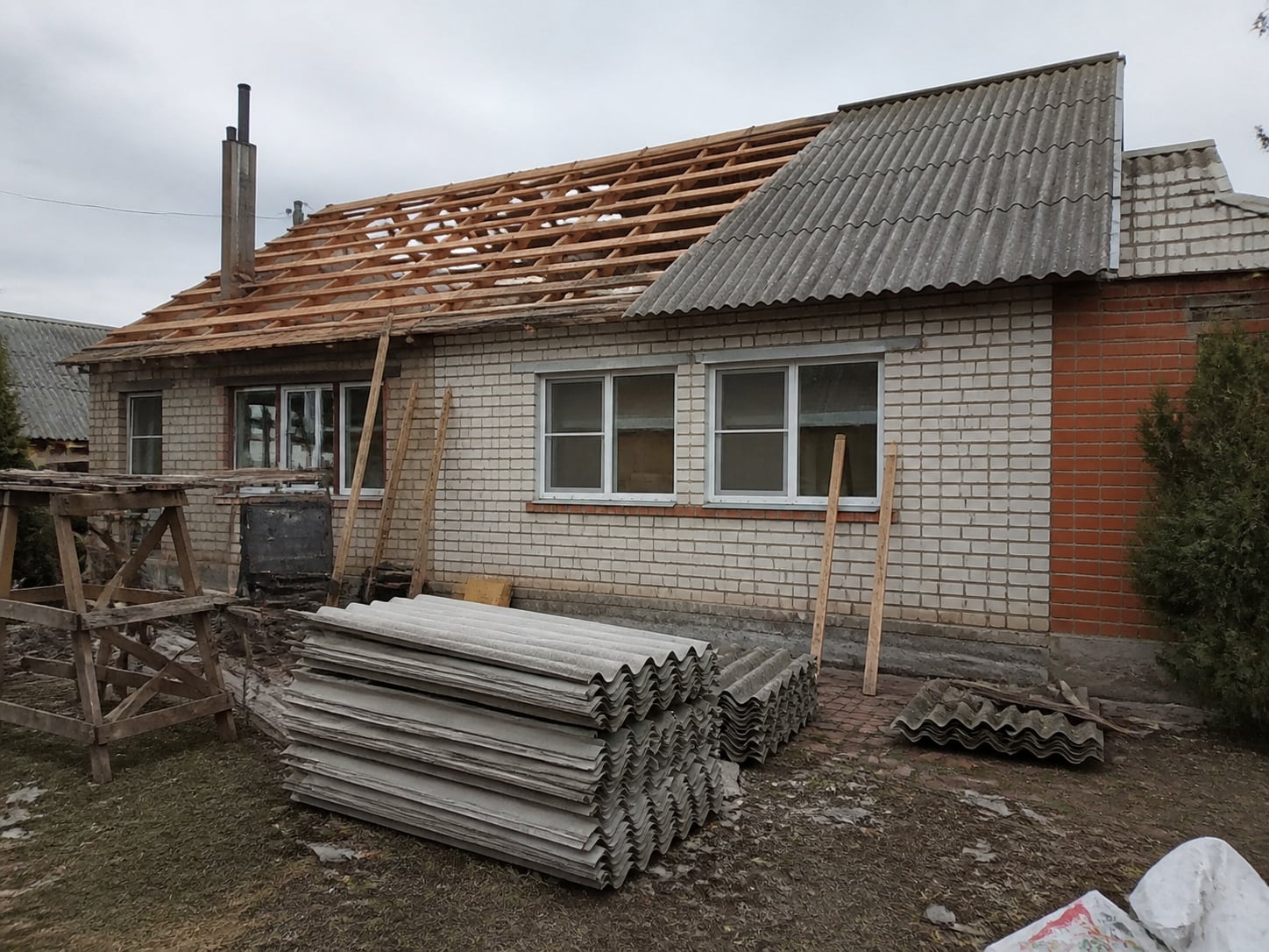 Демонтаж старой шиферной кровли — Электросталь, 130 м²